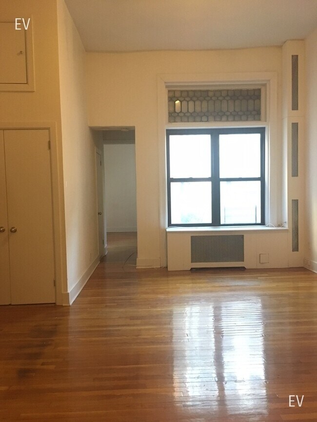 Foto del edificio - 37 E 65th St