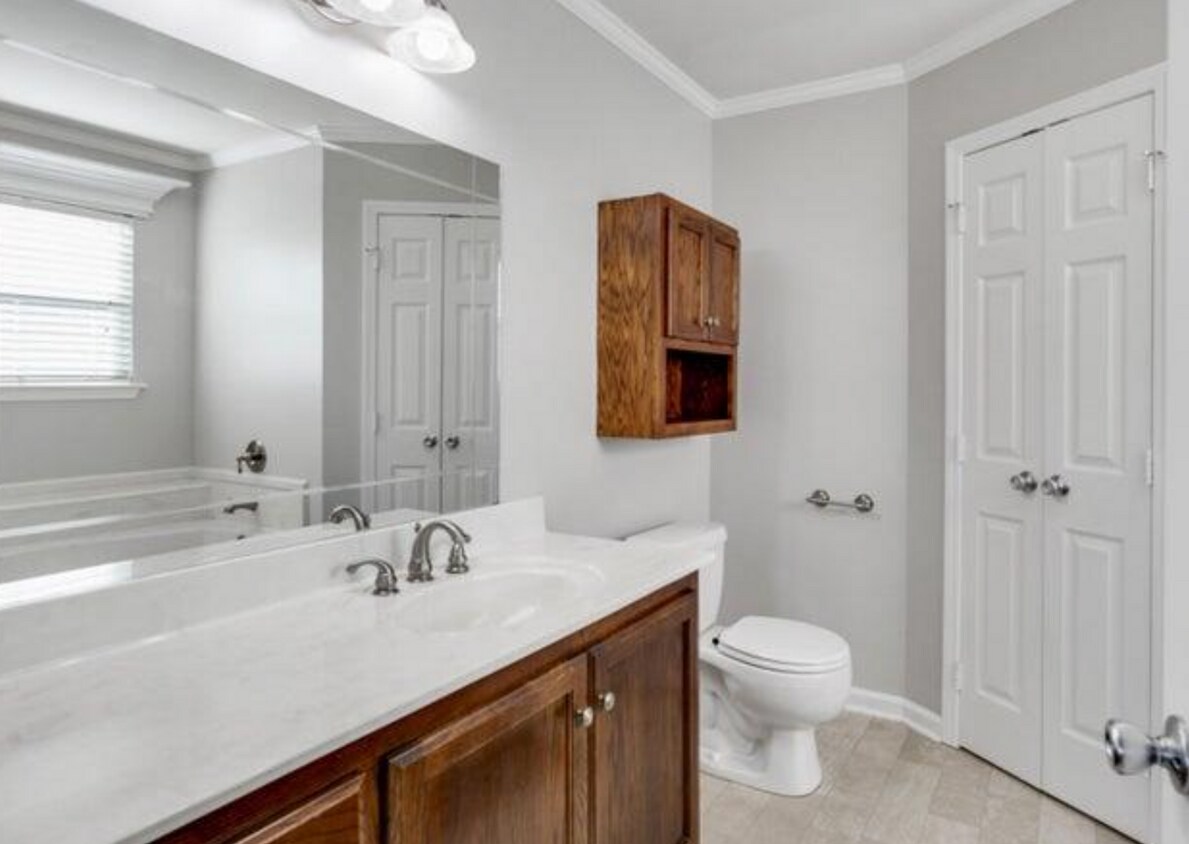 Primary Photo - 3 Bed 2 Bath Rental