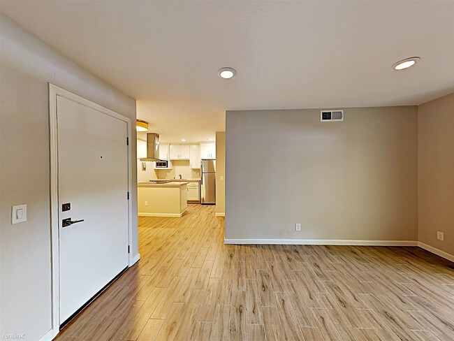 Building Photo - 1 br, 1 bath  - 2522 T St Apt 7 Apt 7