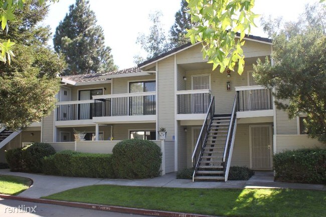 Building Photo - 2 br, 1 bath Apartment - 1705 SUNSET AVE