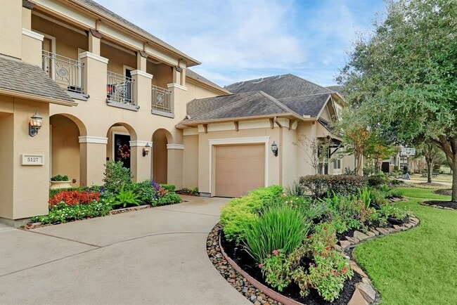 Building Photo - 5127 Hawthorne Bend Dr