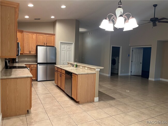 Building Photo - 1569 W Caroline Path