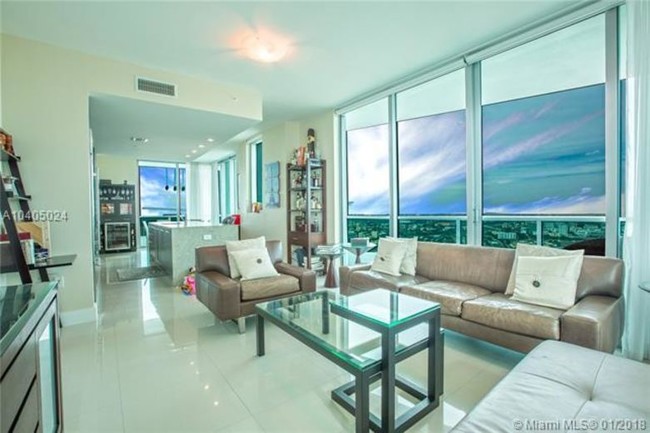 Foto del edificio - 990 Biscayne Blvd