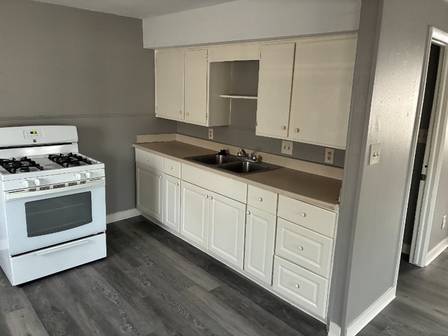 Building Photo - 4441 NE Winn Rd