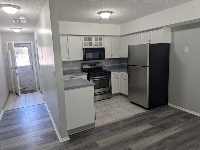 Foto del edificio - 392 Elm St