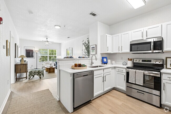 Adams 1BR, 1BA - 684SF - Kitchen - Arrive Danbury