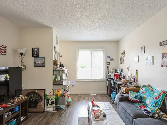 Foto del edificio - 1012 W 1st Ave