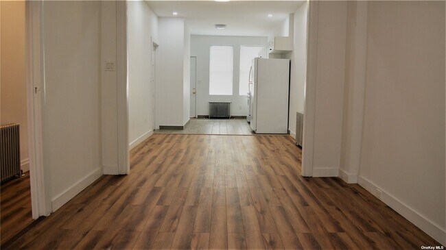 Building Photo - 1420 Castleton Ave