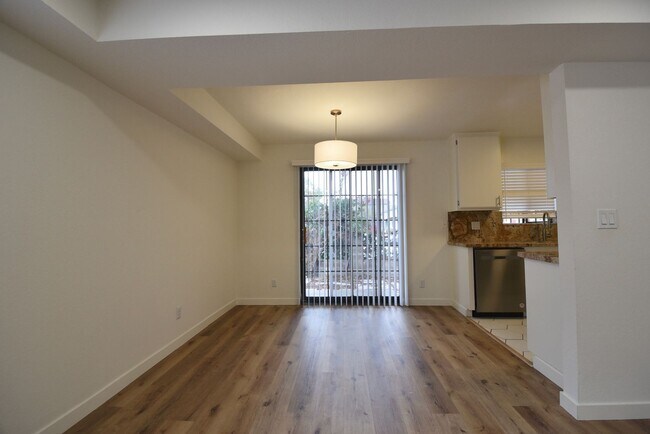 Building Photo - 14033 Bessemer St