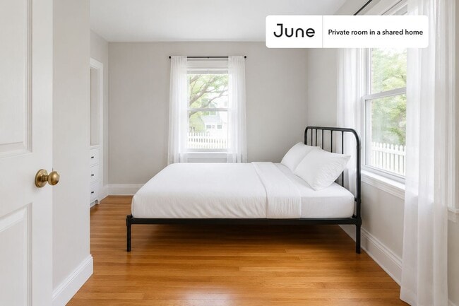 Building Photo - Room in Shared 3 bed/1 bath home