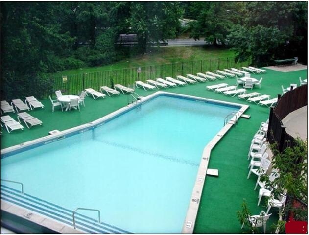Pool - 2352 Linwood Ave