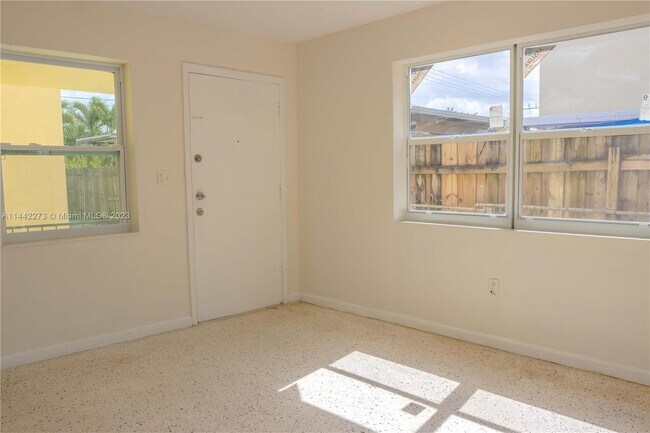 Foto del edificio - 4351 NW 5th St