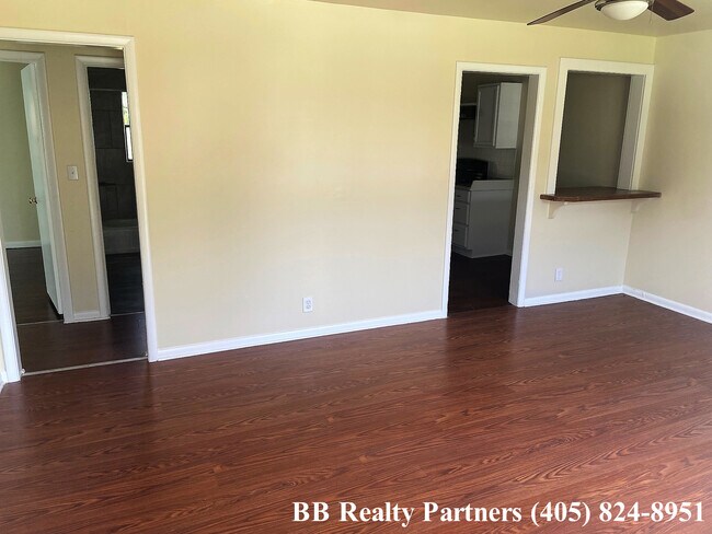 Foto del edificio - 4620 E 4th St