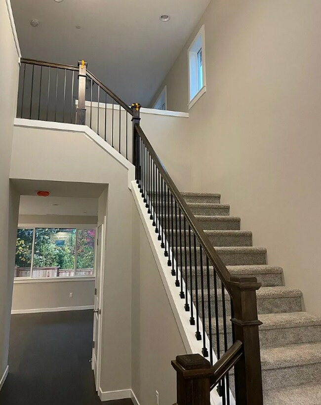 Foto del edificio - Stunning South Cooper Mountain Home with Loft, Gourmet Kitchen & Covered Patio