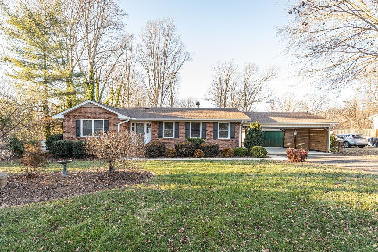 807 Bluefield Rd, Greensboro, NC 27455 House Rental in Greensboro, NC