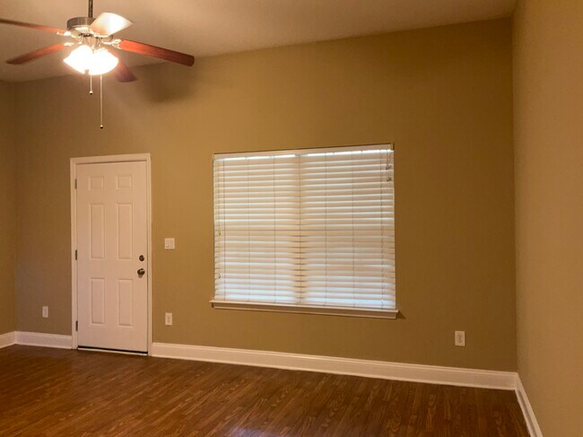 Foto del edificio - 2132 Cherokee Cove Trl