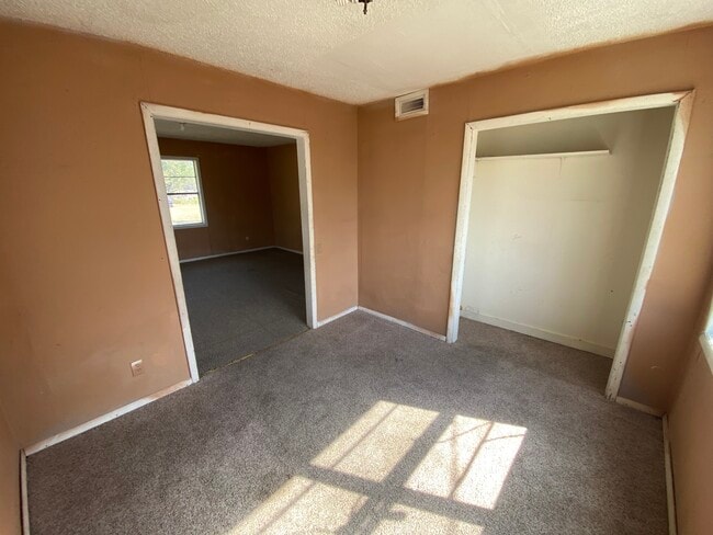 Building Photo - 501 E Broadway St