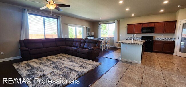 Building Photo - 4 br, 2.5 bath House - 18187 Kodiak Bear Ct