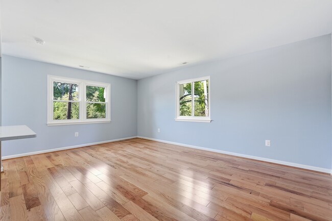 Photo - 4804 Calvert Rd (College Park, MD) Apartment