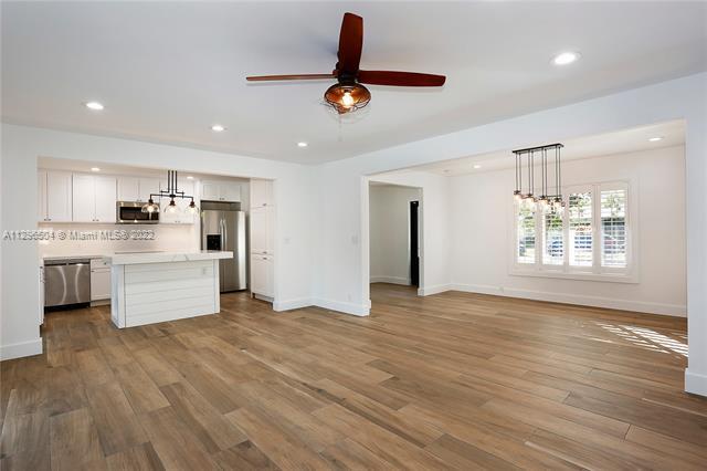 Building Photo - 13225 SW 71st Ave