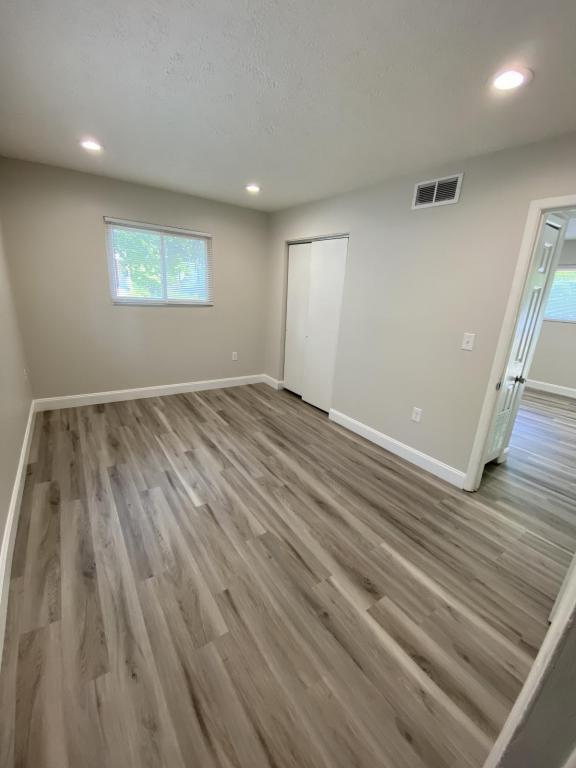 Foto del edificio - 1025 Oak Street