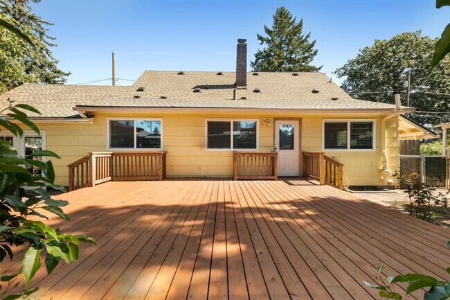 Building Photo - 4921 SE 76th Ave