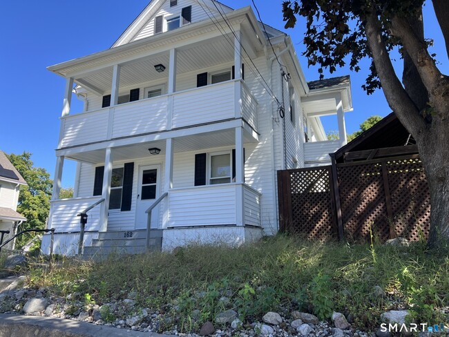Building Photo - 162 Red Mountain Ave