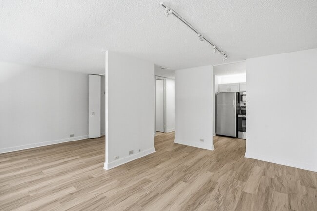 Building Photo - 237 E Wacker Dr
