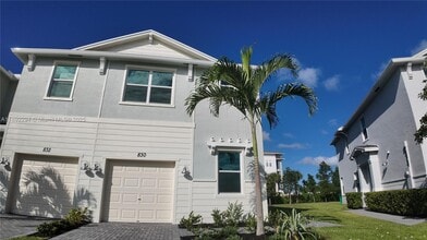 Building Photo - 830 SE grovebush Ln