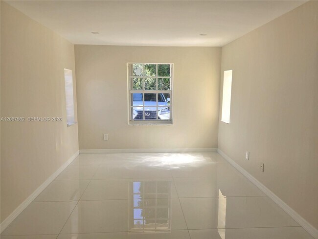 Foto del edificio - 4319 Tyler St