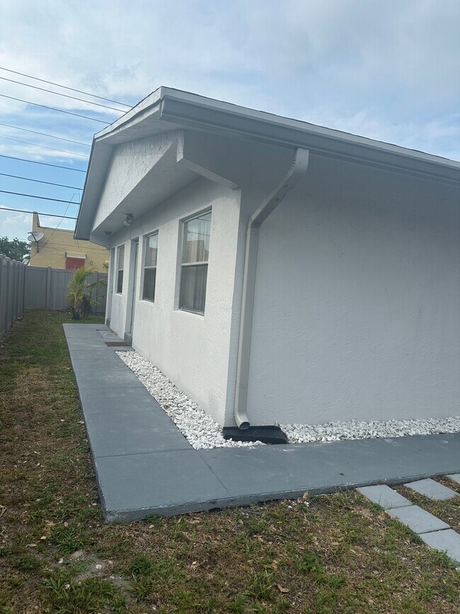 Foto del edificio - 6109 SW 30th St
