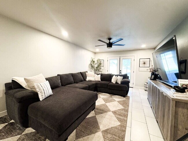 Foto del edificio - "Newly Renovated 3-Bed, 2-Bath Condo in Yuma!"