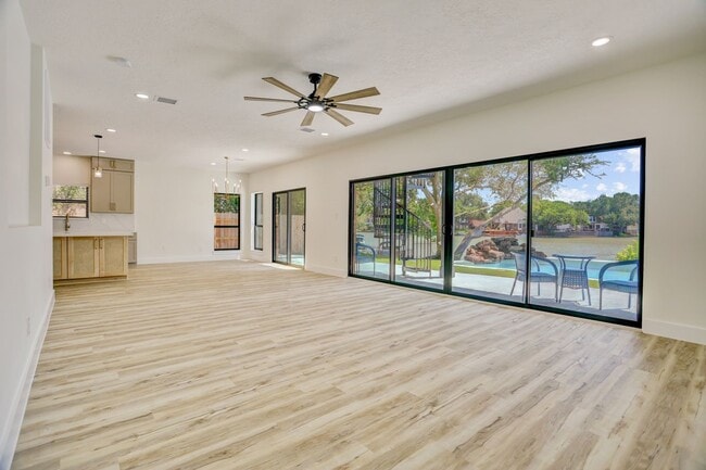 Building Photo - 14027 Ragus Lake Dr