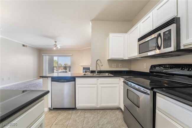 Building Photo - 2900 Sunridge Heights Pkwy