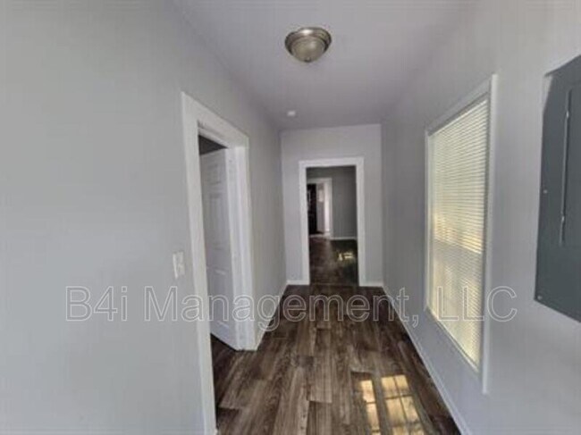 Building Photo - 2728 9th St