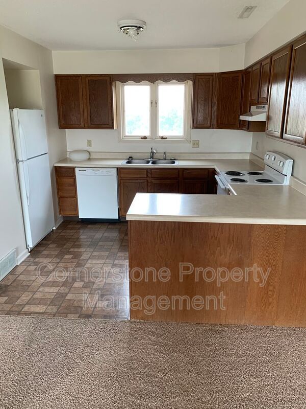 Building Photo - 456 N 27th St