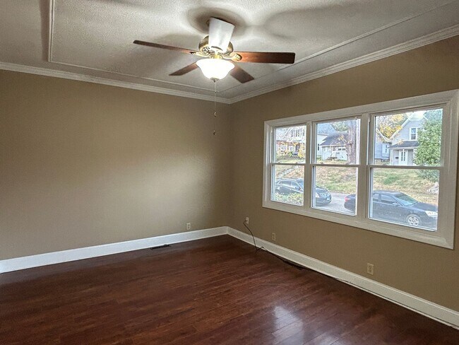 Foto del edificio - 3 bedroom 1 bath home in Moline