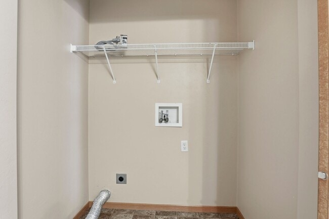 Building Photo - 912/914 Hartzheim Drive