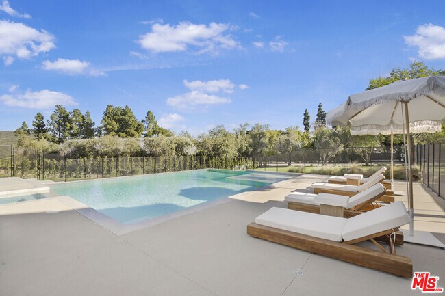 Building Photo - 1754 Lechusa Rd