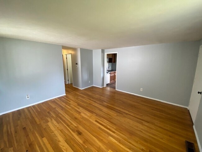 Building Photo - 3282 Penfield Rd