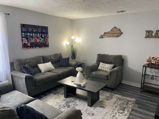 Foto del edificio - 123 Montmullin St