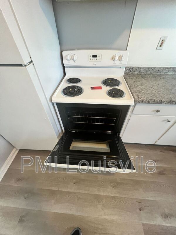 Foto del edificio - 5511 Yucca Ln