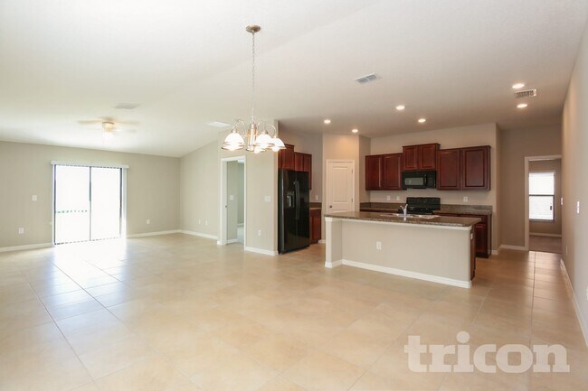 Building Photo - 9654 Sage Creek Dr