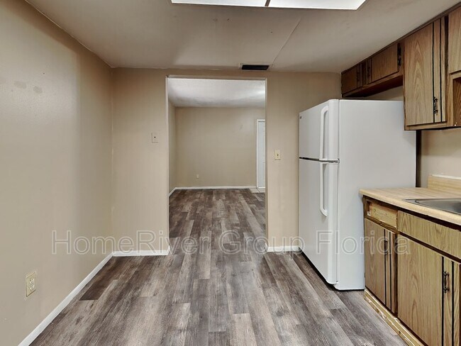 Foto del edificio - 907 63rd Ave W