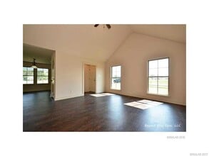 Building Photo - 503 Oak Ridge Dr