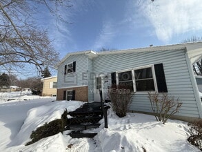 Building Photo - 2714 Colton Dr SE