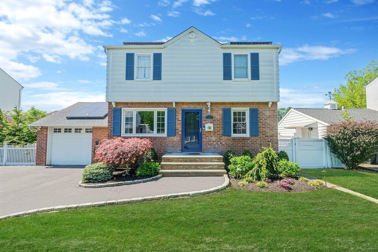 Foto principal - 2288 3rd St