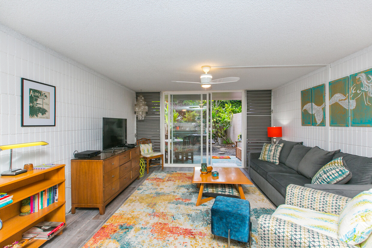 Primary Photo - GROUND FLOOR FURNISHED 1/1 CONDO, 1 parkin...