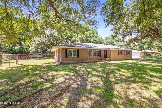 Building Photo - 200 Stephanie Ave