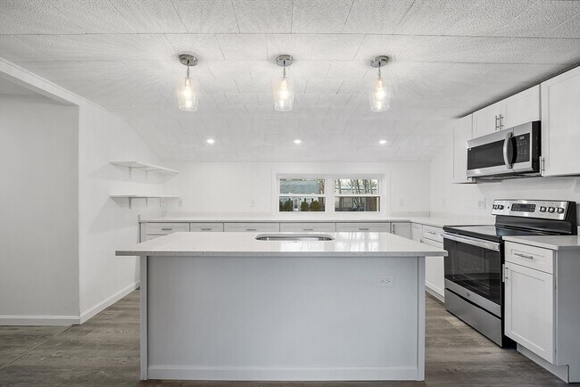Foto del edificio - 47 Railroad Ave